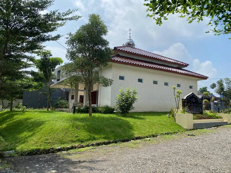 Masjid-cluster-alhambra-bogor